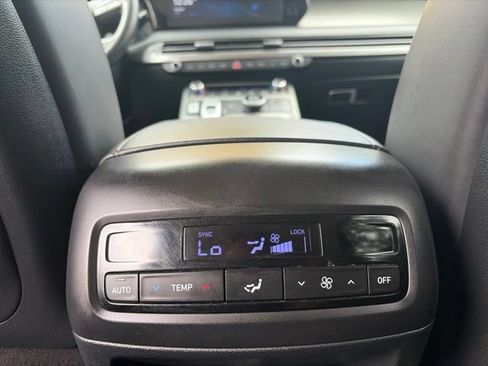 Used 2024 Hyundai Palisade SEL FWD image 11
