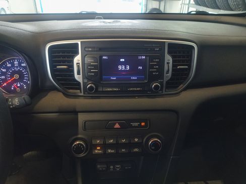 Used 2018 Kia Sportage LX image 14