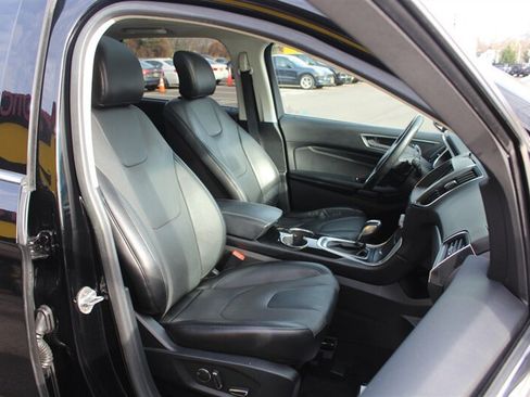 Used 2017 Ford Edge Titanium w/ Equipment Group 301A AWD/4WD image 13