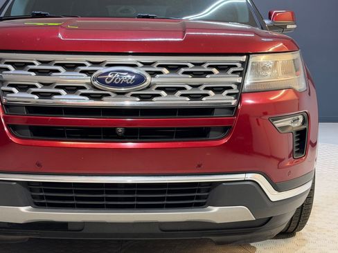 Used 2018 Ford Explorer Limited w/ Equipment Group 301A FWD image 11