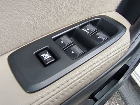 Used 2020 Ford Ranger Lariat w/ Equipment Group 501A Mid image 12