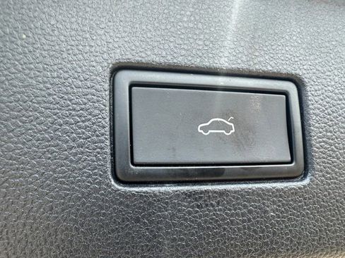 Used 2024 Volkswagen Atlas SEL Premium R-Line image 12