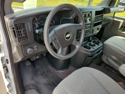 Used 2019 Chevrolet Express 3500 LT w/ LT Preferred Equipment Group image 3