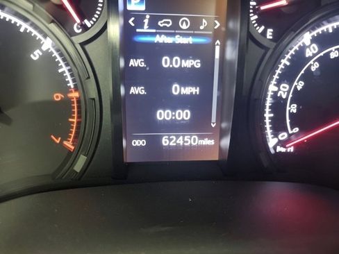 Used 2020 Toyota 4Runner Limited image 32