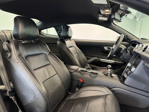Used 2019 Ford Mustang GT Premium w/ Equipment Group 401A RWD image 30