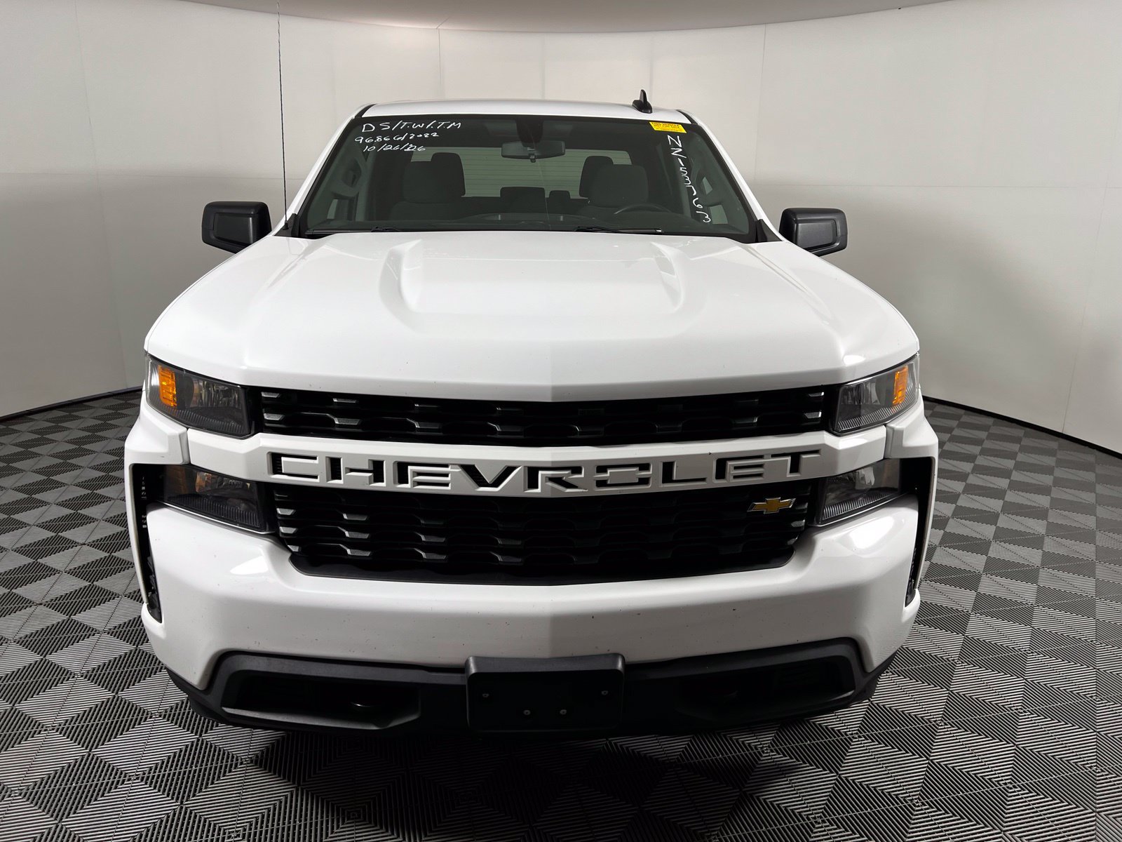 Used 2022 Chevrolet Silverado 1500 Custom RWD image 2