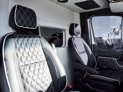 Used 2019 Mercedes-Benz Sprinter 144 image 41