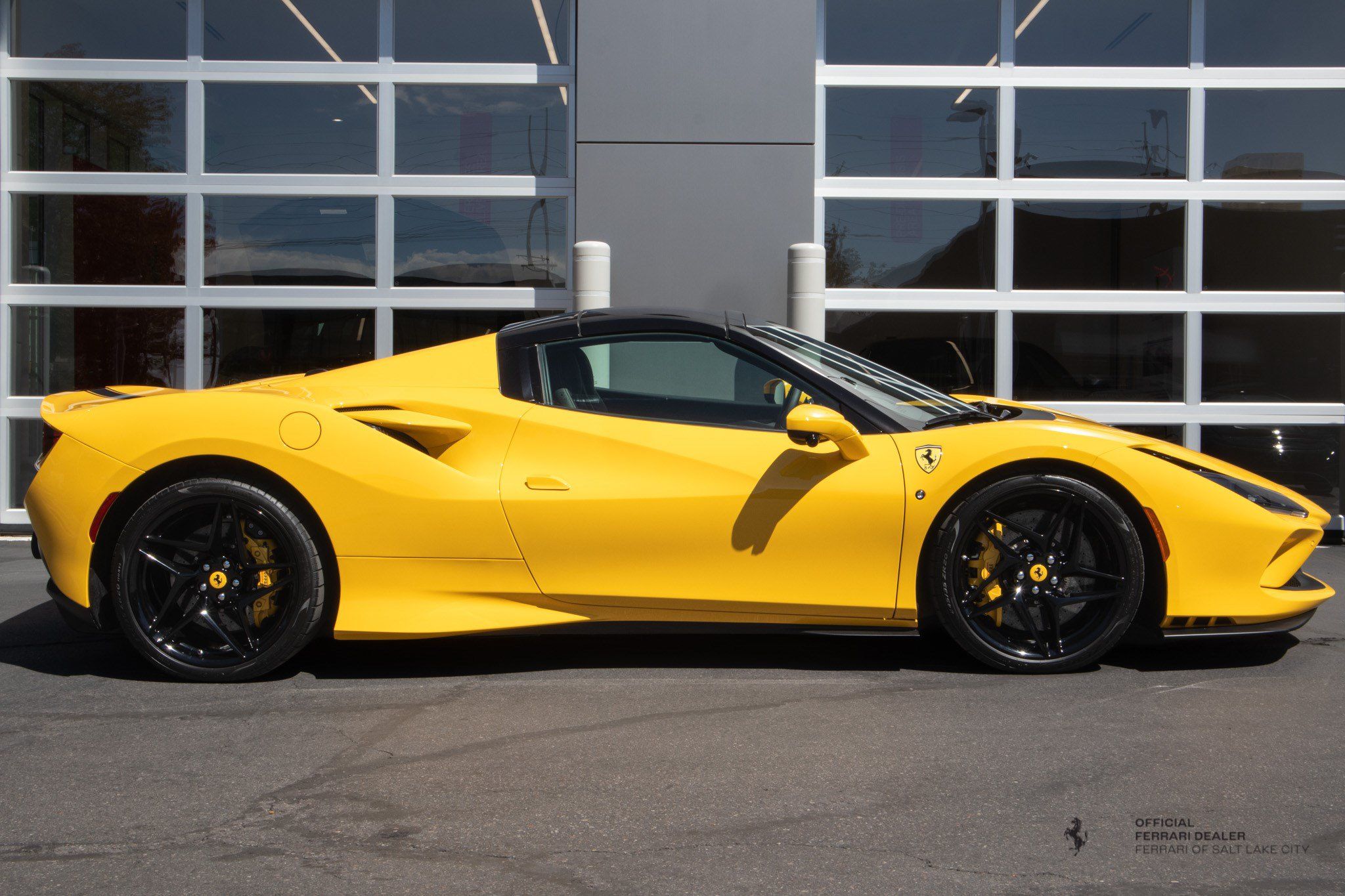 Used 2021 Ferrari F8 Tributo RWD image 8