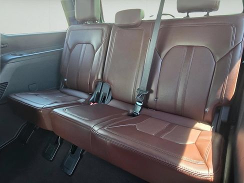 Used 2024 Ford Expedition Limited AWD/4WD image 25