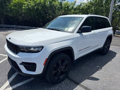 Used 2023 Jeep Grand Cherokee Altitude
