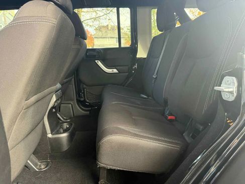 Used 2015 Jeep Wrangler Unlimited Sahara w/ Max Tow Package image 8