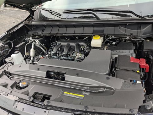 New 2025 Nissan Pathfinder Platinum w/ Cargo Package image 17