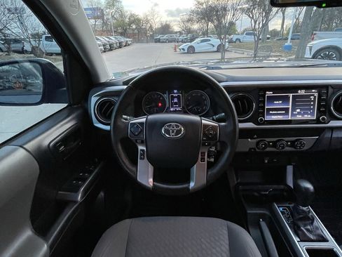 Used 2020 Toyota Tacoma SR5 image 11