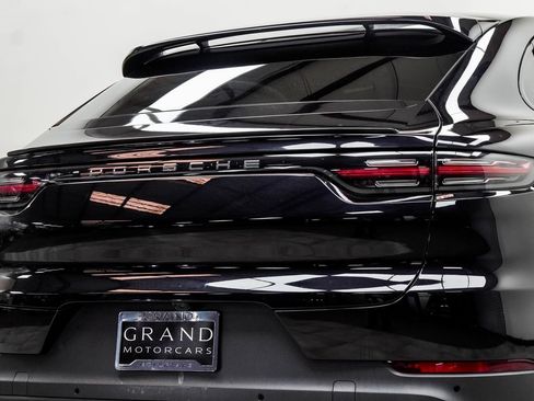Used 2020 Porsche Cayenne image 11