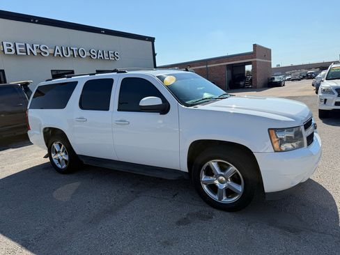 Used 2011 Chevrolet Suburban LT image 5