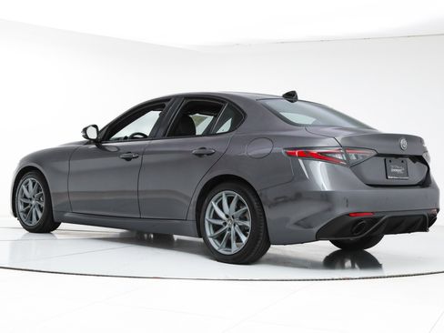 Used 2025 Alfa Romeo Giulia w/ Driving Assist Package image 3