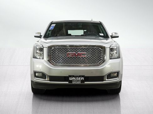 Used 2016 GMC Yukon SLT w/ Open Road Package AWD/4WD image 8