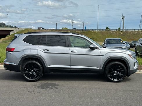 New 2026 Volkswagen Atlas SE AWD/4WD image 2