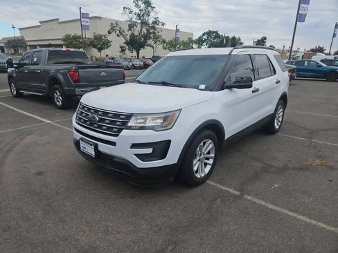 Used 2016 Ford Explorer FWD image 1