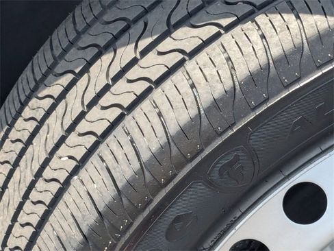 Used 2023 Ford Maverick XL image 11