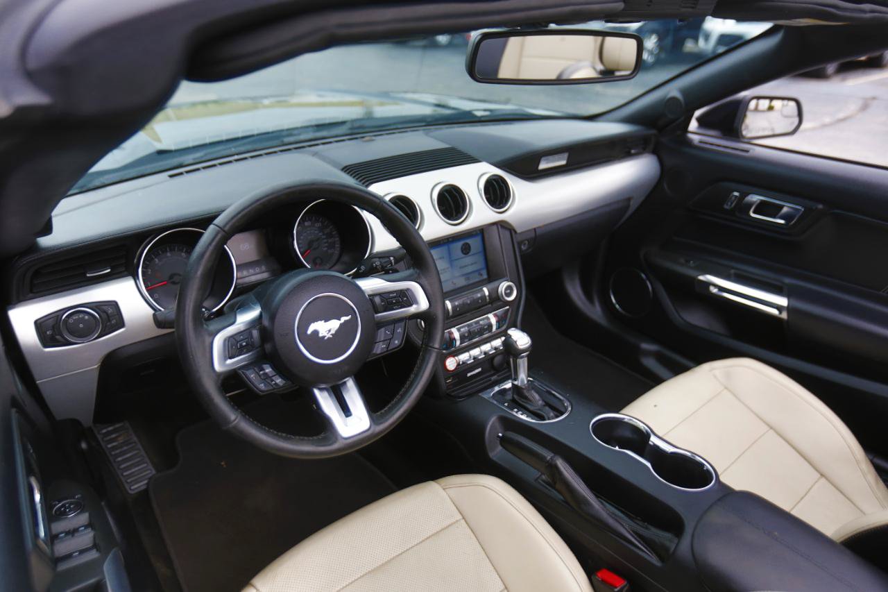 Used 2016 Ford Mustang Premium RWD image 4