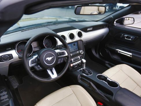 Used 2016 Ford Mustang Premium RWD image 4