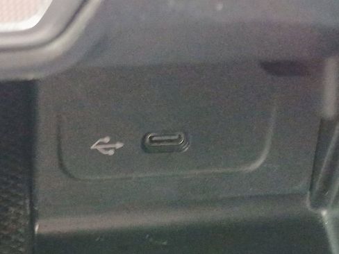 Used 2022 Mercedes-Benz C 300 Sedan image 5