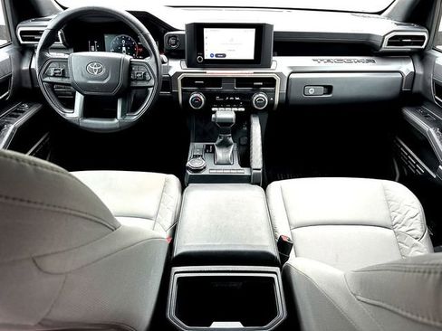 Certified 2025 Toyota Tacoma SR5 AWD/4WD image 28