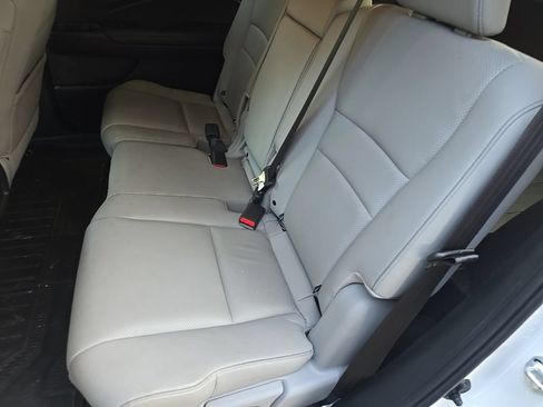 Used 2024 Honda Passport EX-L image 10