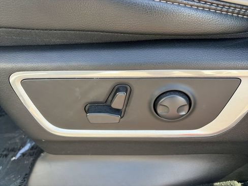 Used 2023 RAM 1500 Laramie AWD/4WD image 14