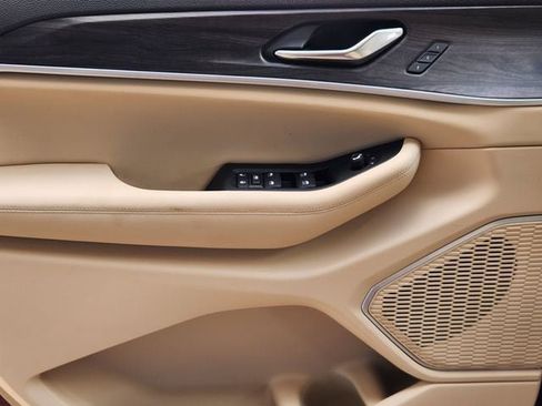 New 2026 Jeep Grand Cherokee Limited image 18