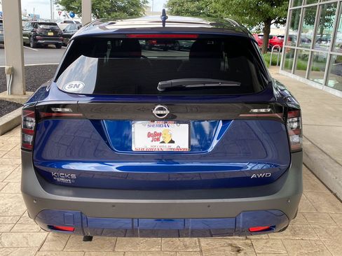Certified 2025 Nissan Kicks SV AWD/4WD image 6