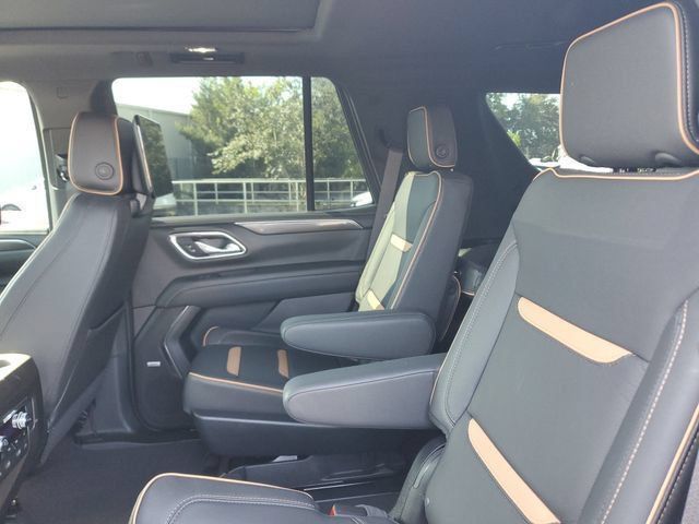 Used 2023 GMC Yukon AT4 w/ AT4 Premium Package AWD/4WD image 14