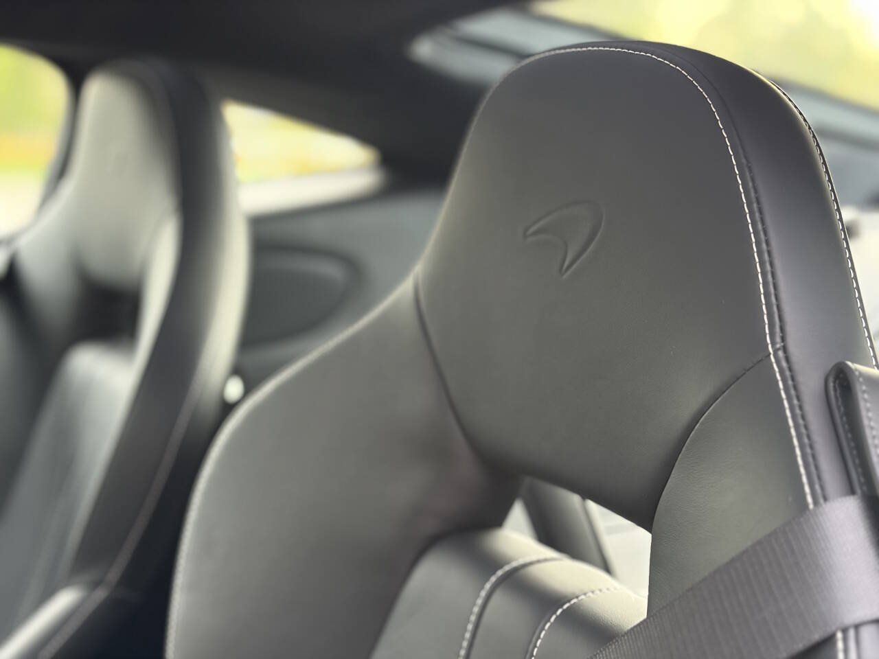 Used 2017 McLaren 570S RWD image 40