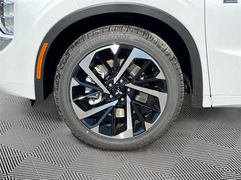 New 2025 Mitsubishi Outlander SEL image 34