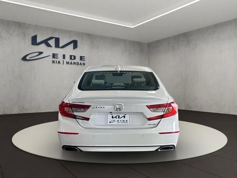 Used 2018 Honda Accord Touring image 10