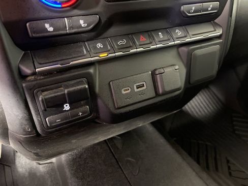 Used 2022 Chevrolet Silverado 1500 RST image 32