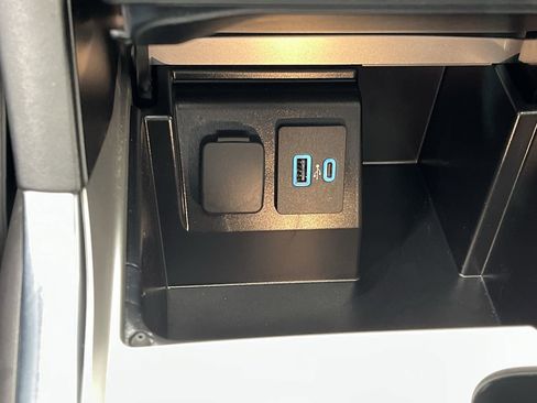 Used 2023 Ford Explorer XLT w/ Equipment Group 202A image 27