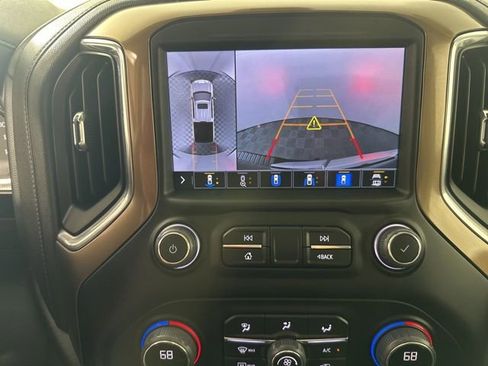 Used 2022 Chevrolet Silverado 1500 High Country w/ Technology Package AWD/4WD image 21