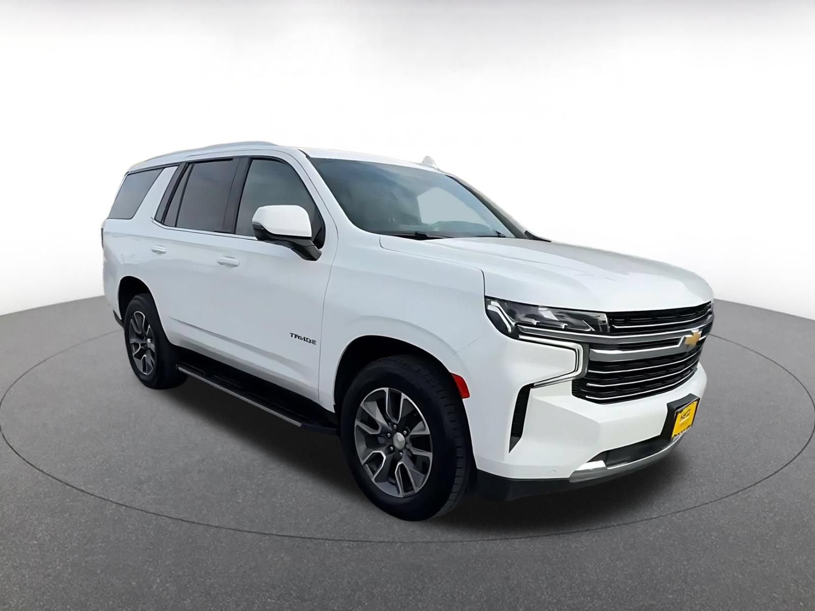 Used 2023 Chevrolet Tahoe LT w/ Luxury Package RWD image 2