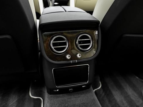 Used 2024 Bentley Bentayga AWD/4WD image 47