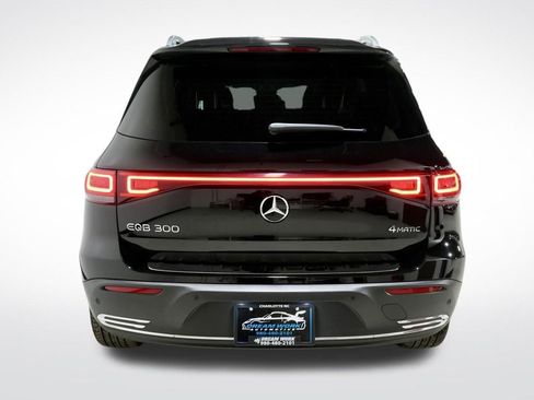 Used 2023 Mercedes-Benz EQB 300 4MATIC w/ Exclusive Package image 8