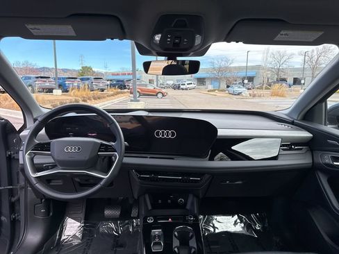 Used 2025 Audi Q6 e-tron Premium Plus w/ Premium Plus image 12