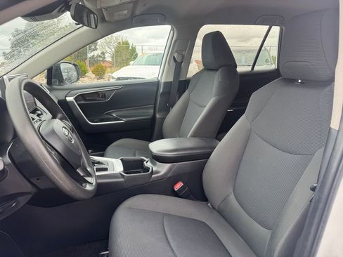 Used 2024 Toyota RAV4 LE AWD/4WD image 7