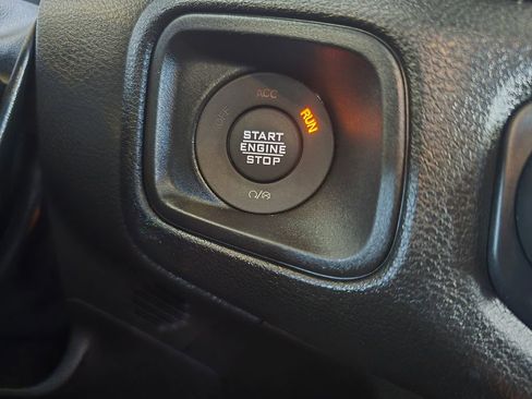 Used 2024 Jeep Gladiator Sport AWD/4WD image 35