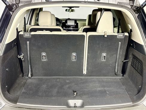 Used 2022 Nissan Pathfinder SV w/ SV Premium Package image 21