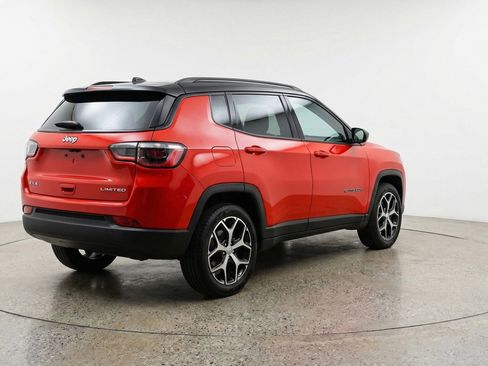 Used 2025 Jeep Compass Limited AWD/4WD image 9