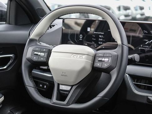 New 2025 Kia K4 GT-Line w/ GT-Line Sunroof Package image 17