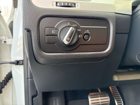 Used 2016 Volkswagen Touareg Executive image 18