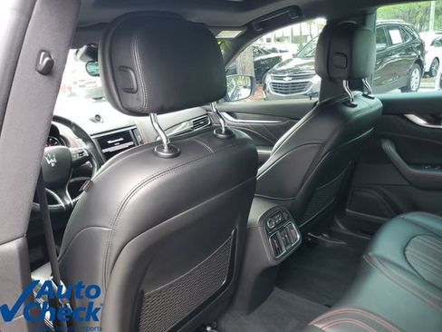 Used 2023 Maserati Levante GT AWD/4WD image 12